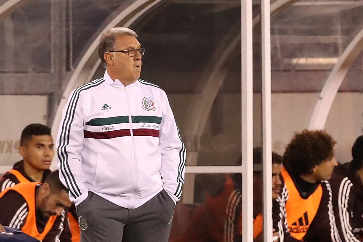 El Tata debutó profesionalmente con el Newell’s Old Boys en 1980 cuando solo tenía 17 años.
<br>