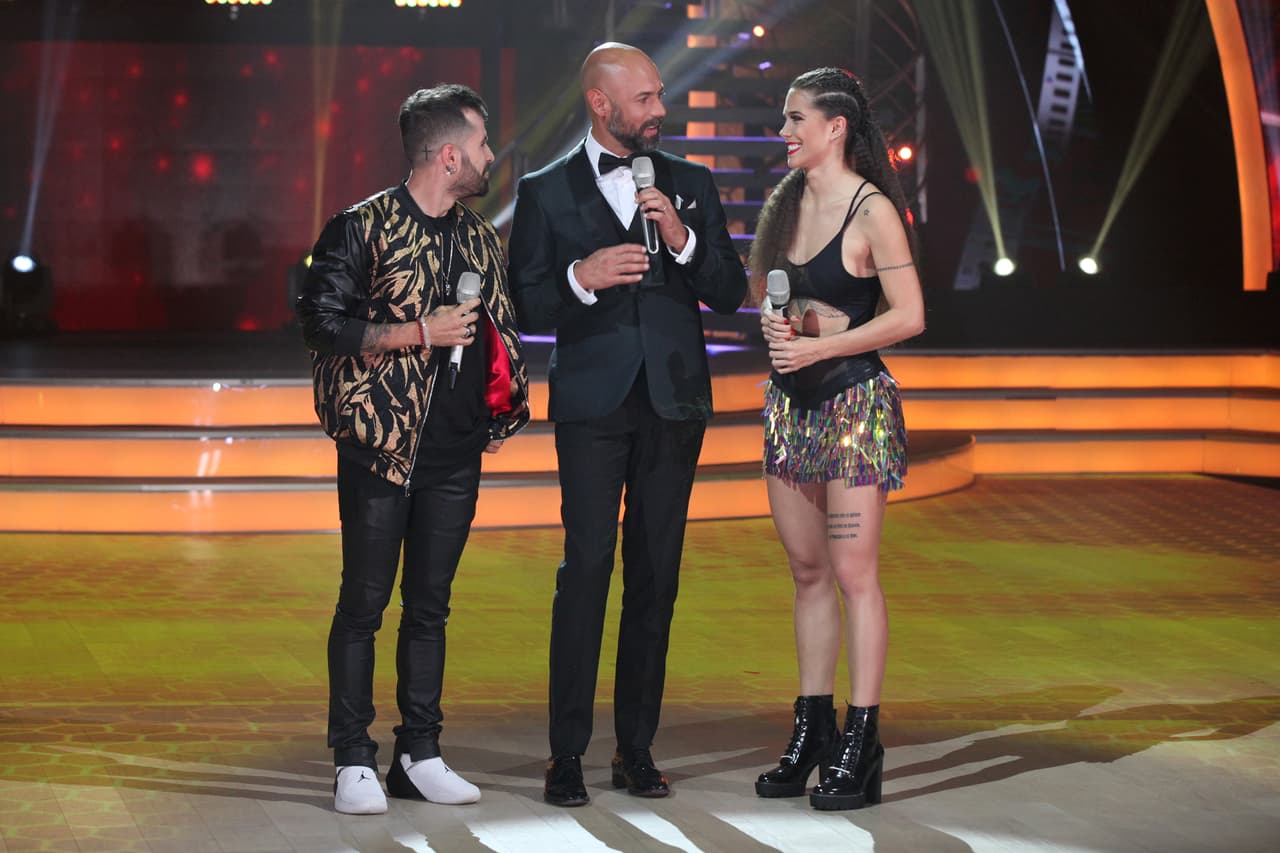 Ahora que Greeicy se ha convertido en una de las favoritas para llegar a la final de Mira Quién Baila, le toca a Mike ser el amuleto de la buena suerte de ella.
