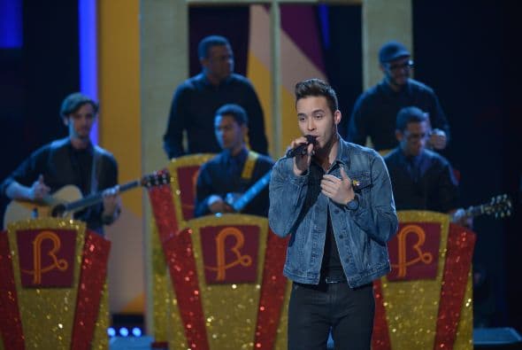 El adorado cantante no perdió la oportunidad de brindar su música y apoyo a los niños discapacitados de Teletón USA