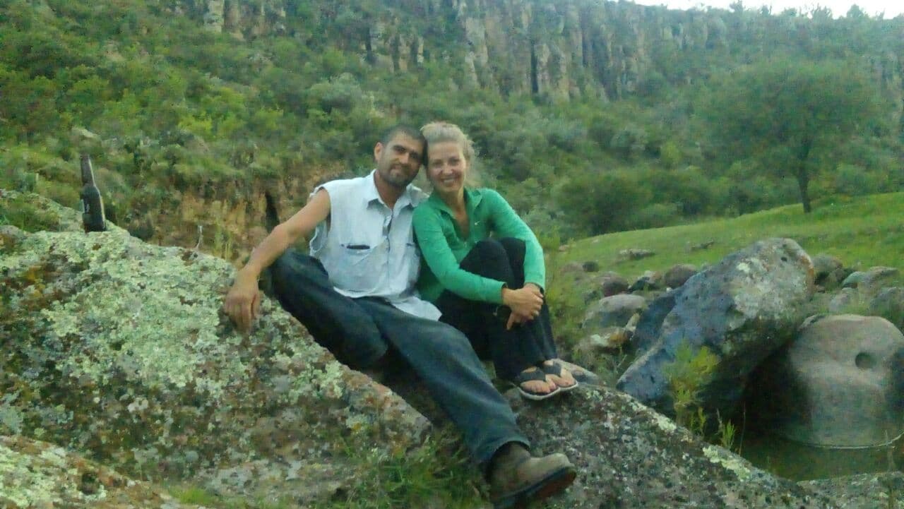 La estadounidense que también se fue a México por una deportación (la de su esposo)