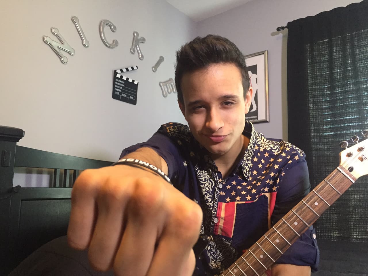 La vida de Nickie está llena de música y se puede apreciar en cada esquina de su casa.