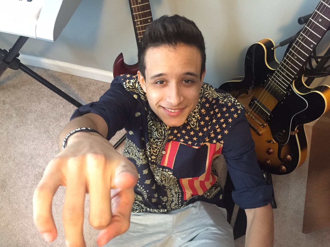 La vida de Nickie está llena de música y se puede apreciar en cada esquina de su casa.