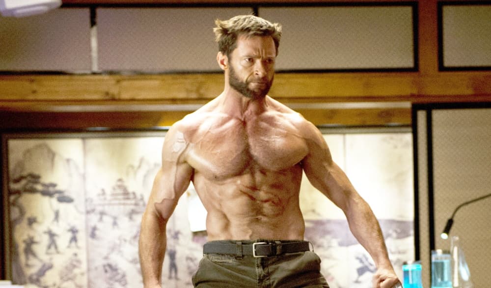 Hugh Jackman como Logan/Wolverine.