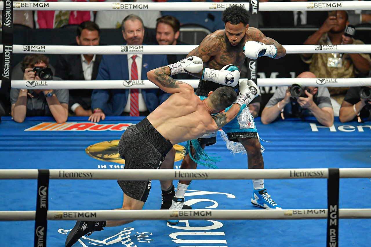 Cartelera Canelo-Bivol: Mucho Love para Gollaz en Las Vegas