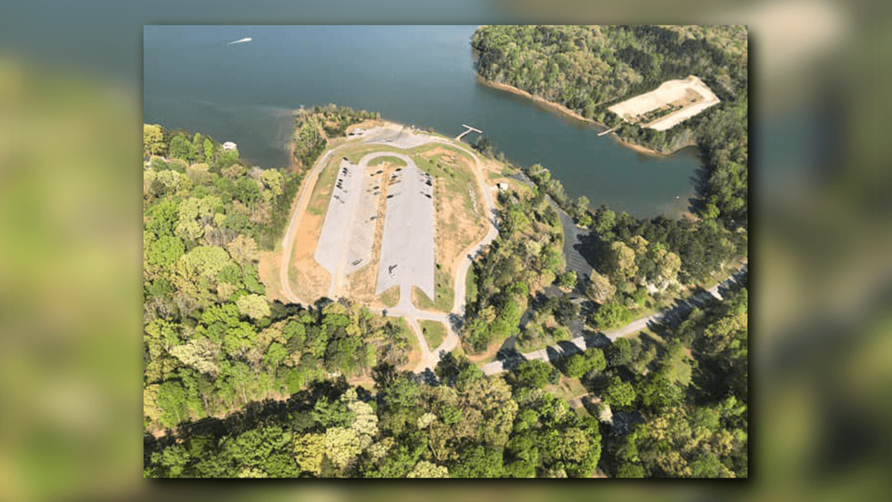 La orden de Kemp reemplaza todas las ordenanzas locales que entran en conflicto con la orden estatal, lo que significa que si una ciudad o condado de Georgia tomó medidas de emergencia o utilizó una declaración de emergencia para cerrar sus playas, luego de esta orden, permite reabrirlas.