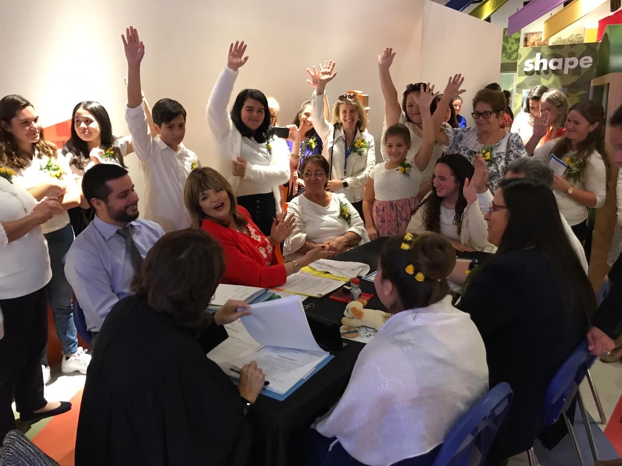 Algunos de estos niños tienen padres pero no están capacitados para cuidarlos.