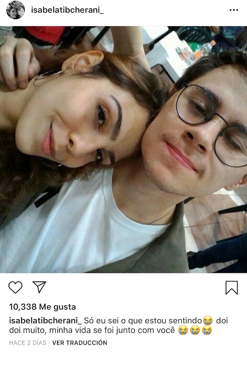 También publicó en la misma red social la siguiente imagen: "Sólo yo sé lo que estoy sintiendo, doy mucho, mi vida se fue junto contigo".