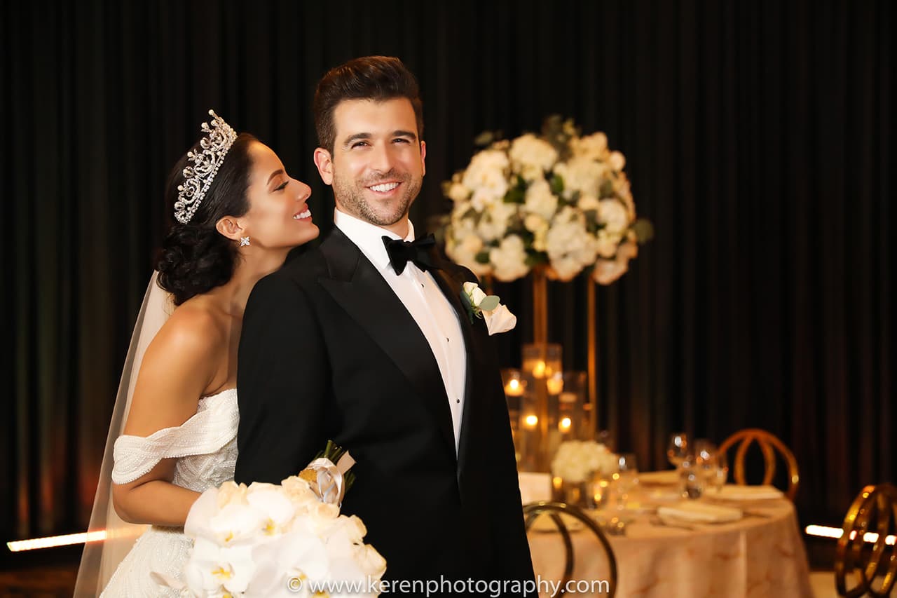 Aleyda Ortiz, quien se coronó como Nuestra Belleza Latina 2014, le dio el 'sí' este 23 de marzo a su ahora esposo, el asesor financiero cubano Ricardo Casanova.