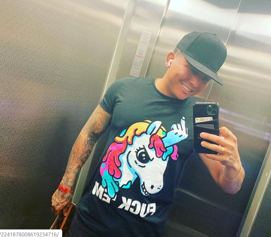 Ante ello, Luna publicó un video en el que advirtió que estaba a punto de compartir una 
<b>foto "de frente". </b>
<br>