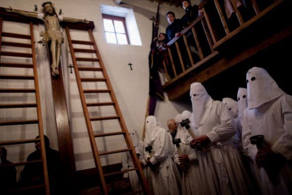 Se trata de los penitentes de Zamora, España.