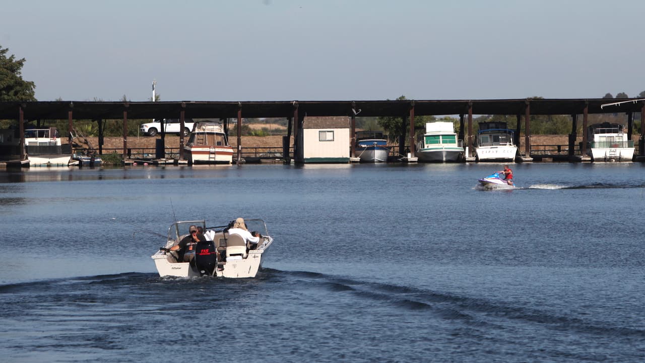 <b>Contra Costa.</b> El nombre del condado de Contra Costa es en referencia a su posición al otro lado de la Bahía desde San Francisco. En esta área los arrendatarios deben ganar $40.88 por hora para poder rentar un apartamento de $2,126. Anualmente la persona tendría que contar con un salario de $85,040.