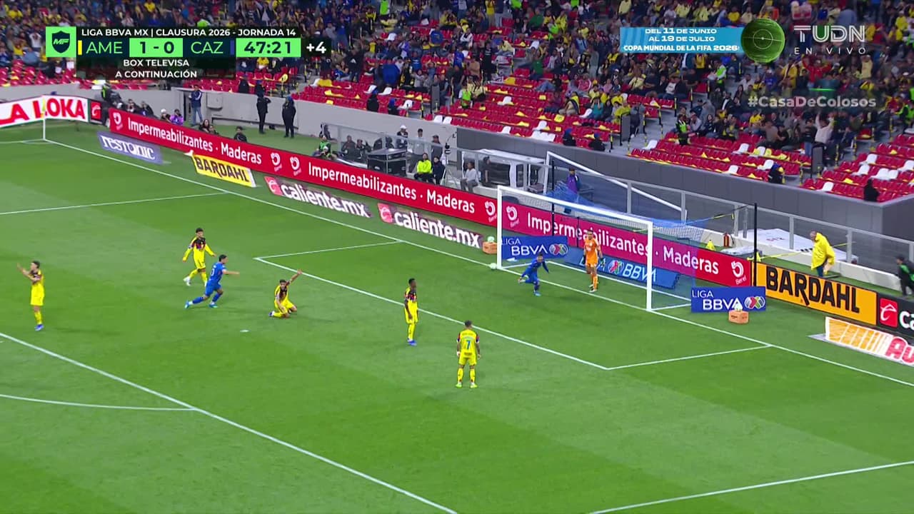 ¡GOL!  anota para Cruz Azul. Omar Campos