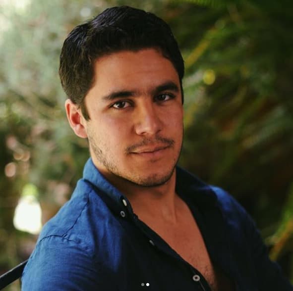 Eduardo estudió Mercadotecnia y hasta el momento no tiene planeado seguir los pasos de sus padres y convertirse en artista aunque, confesó para la Revista TVNotas, que sí le gusta cantar.