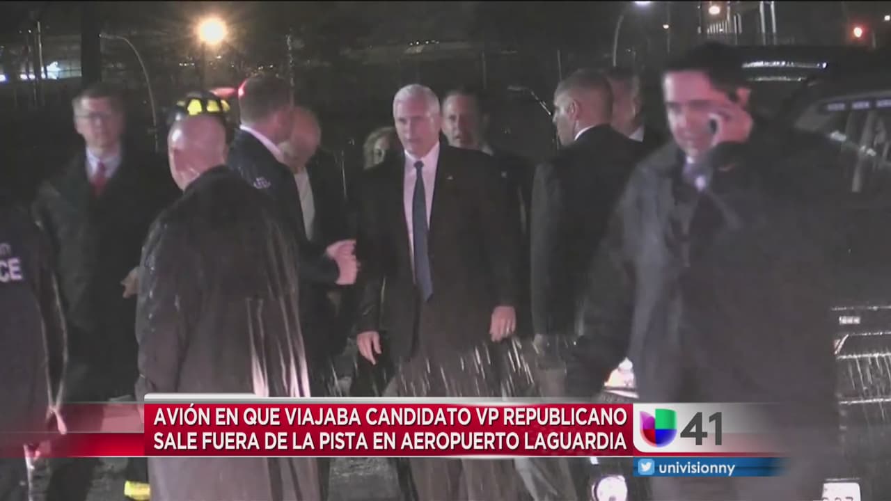 Mike Pence aplaude al equipo de manejo de emergencias del aeropuerto LaGuardia