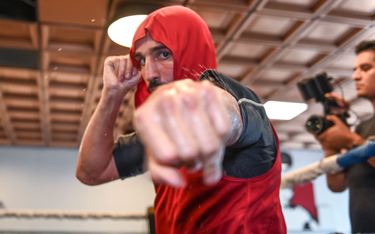 Paul Malignaggi y Artem Lobov finalmente podrán arreglar sus diferencias en el entarimado del 'boxeo en esteroides', Bare Knuckle Fighting Championship, este sábado en Florida.