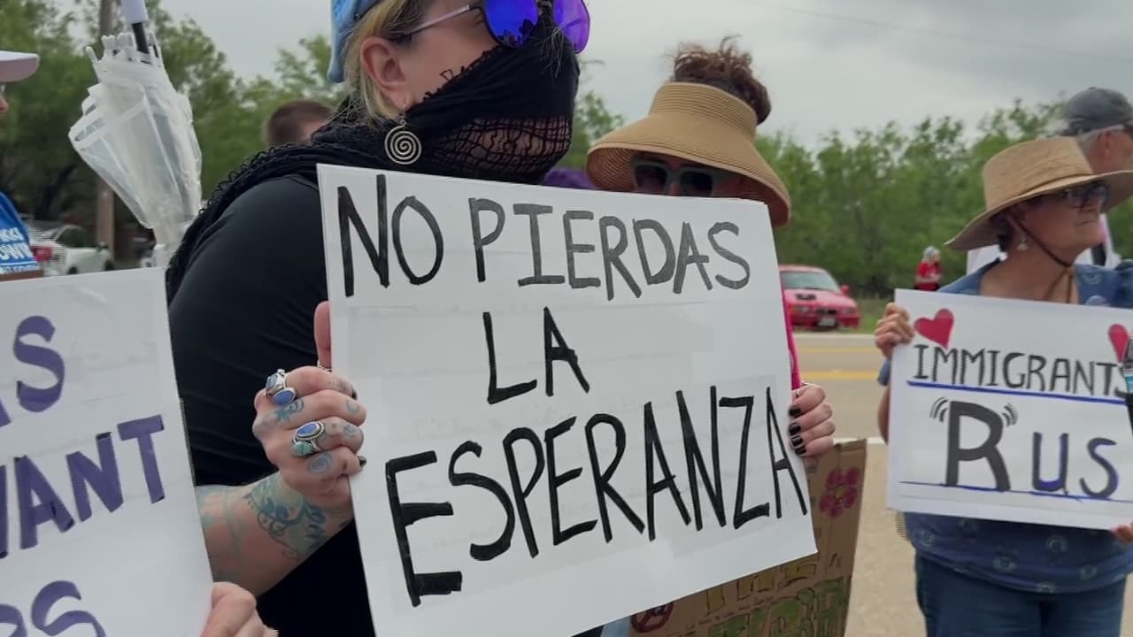 Protestan contra centro de detención en Dilley y exigen su cierre