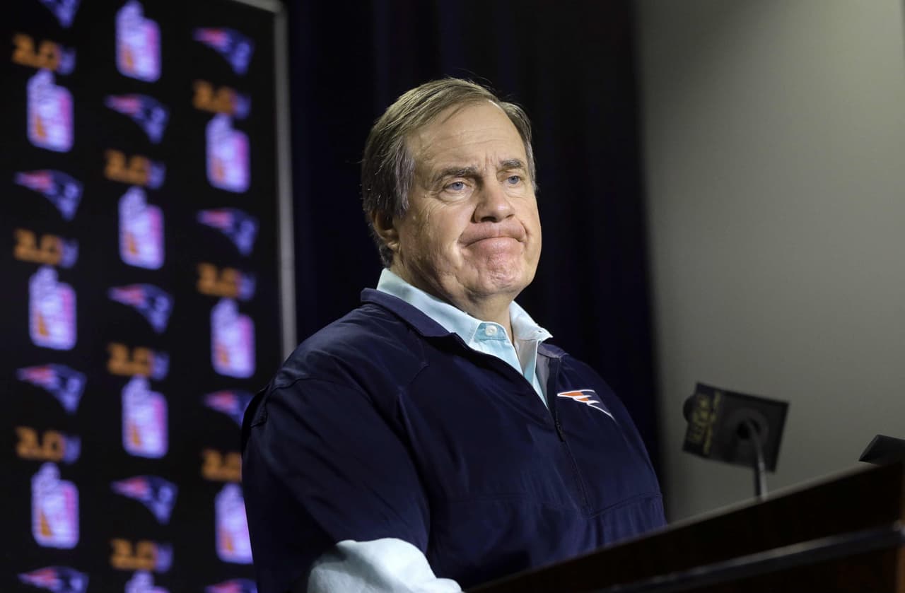 Familia de Gronkowski reporta la lesión, el coach Belichick encausa a relaciones públicas