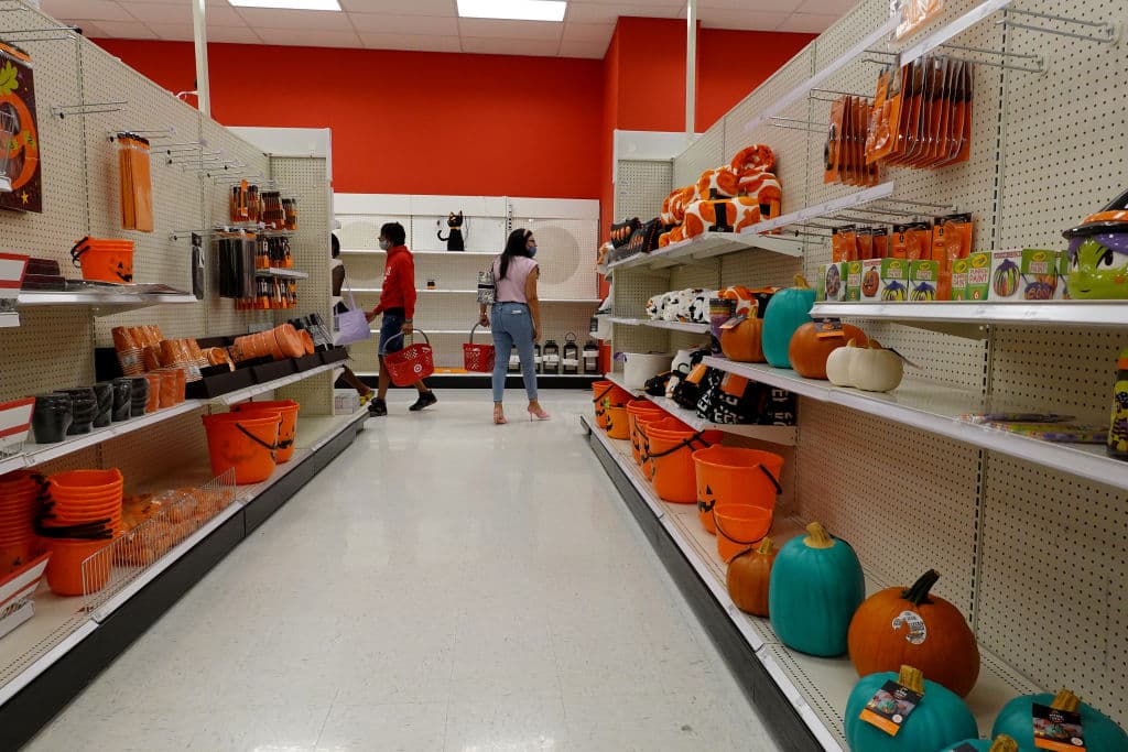 Por estas cuatro razones se siguen viendo estantes vacíos (con la Navidad a la vuelta de la esquina)