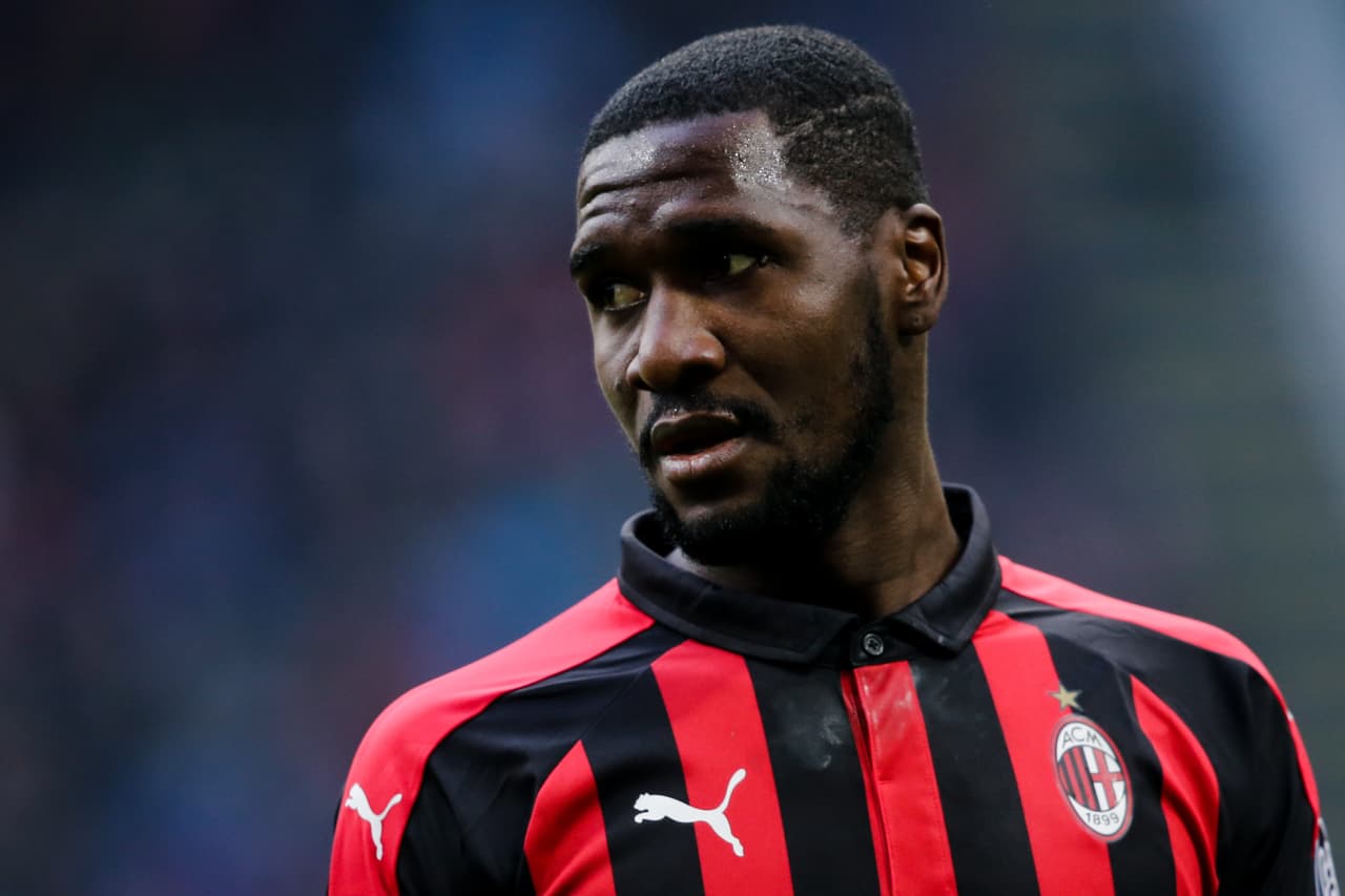 ¿A la vereda de al frente? A Cristian Zapata lo habría buscado el Inter de Milán a través de su agente, Iván Ramiro Córdoba, ofreciéndole contrato por dos años. Actualmente está lesionado, pero venía siendo elemento de confianza de Gattuso.