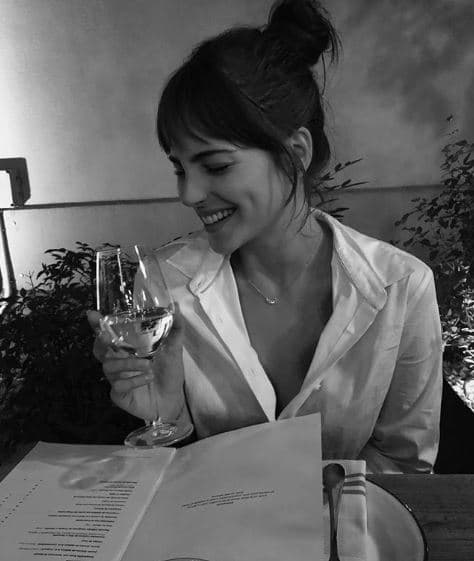 La actriz de series como 'Velvet' también aseguró que por el momento no está en sus planes convertirse en madre: "Yo no, yo tengo que trabajar mucho, soy muy joven, tengo mucho qué disfrutar. Que no quiero decir con esto que no se pueda disfrutar con hijos [...]".