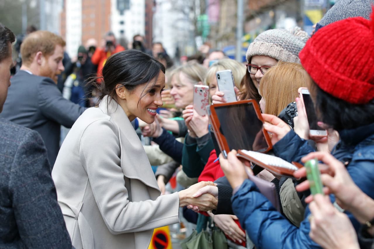Obviamente, las selfies con fans y las firmas de autógrafos serán cosa del pasado una vez que sea la flamante esposa del Príncipe Harry.