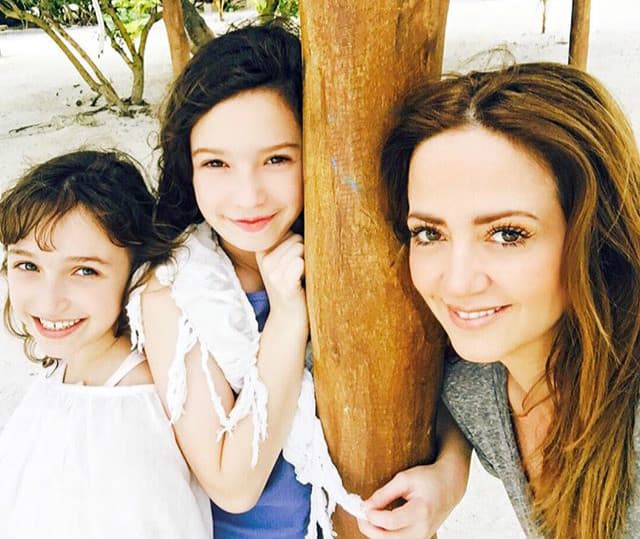 Las mujeres de su vida ya tienen un plan perfecto para festejar a papá en su cumple.