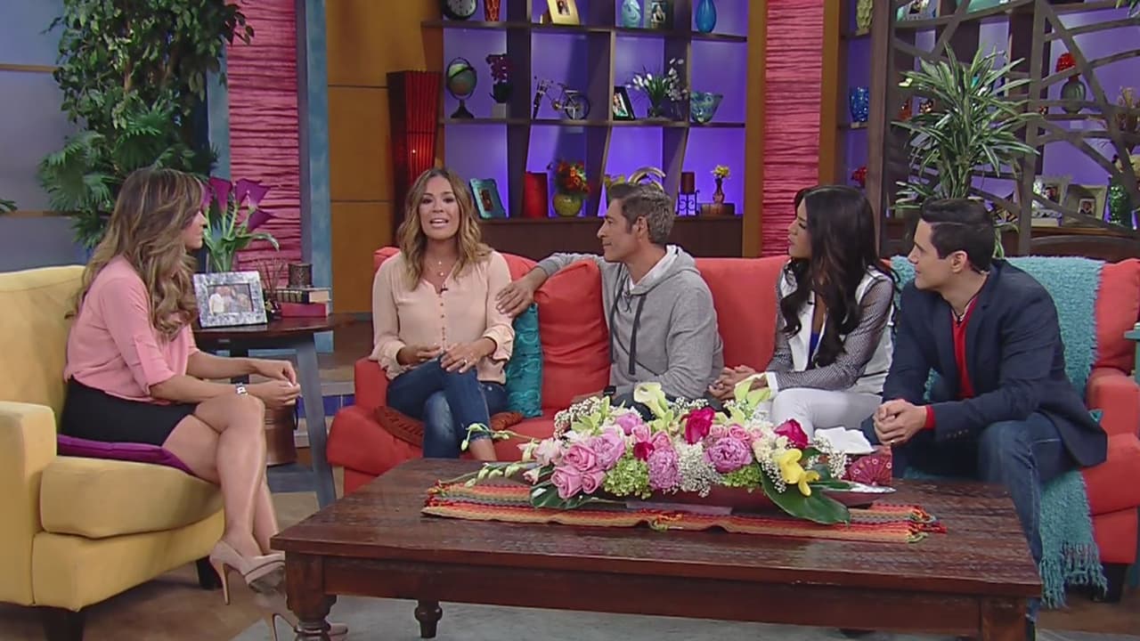 Satcha, Johnny, Francisca y Alejandro le brindan su apoyo incondicional.