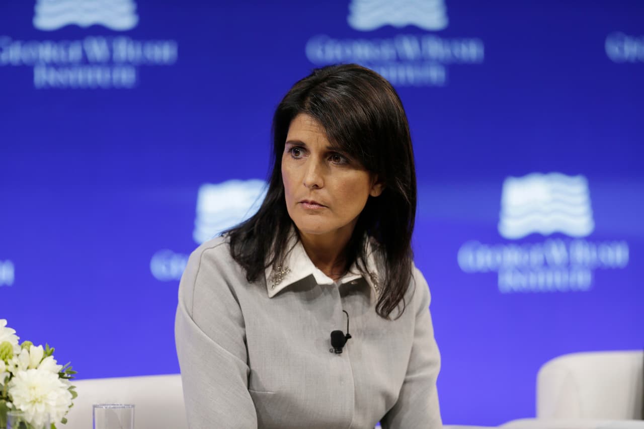 Nikki Haley rompe filas con Trump y condena la “guerra” de Rusia en las elecciones de 2016