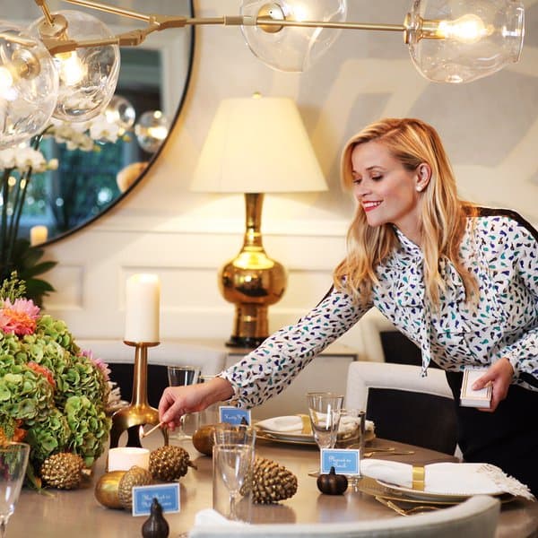 Reese también compartió una bella imagen de su cena.