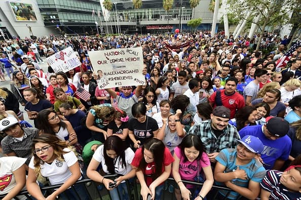 Los Ángeles se vistió de rojo, blanco y azul en honor al equipo femenil de futbol de Estados Unidos. Las campeonas del mundo gozaron su título junto a una multitud en el Staples Center.