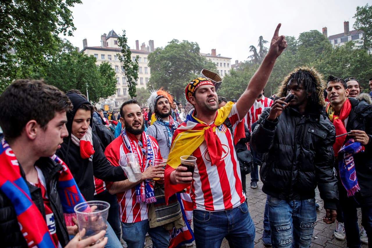 Los aficionados del Atlético de Madrid y Marsella se tomaron las calles de Lyon desde muy temprano, este miércoles, en la previa de la gran final de la UEFA Europa League. Gran ambiente en la ciudad francesa en donde el título estará en juego.