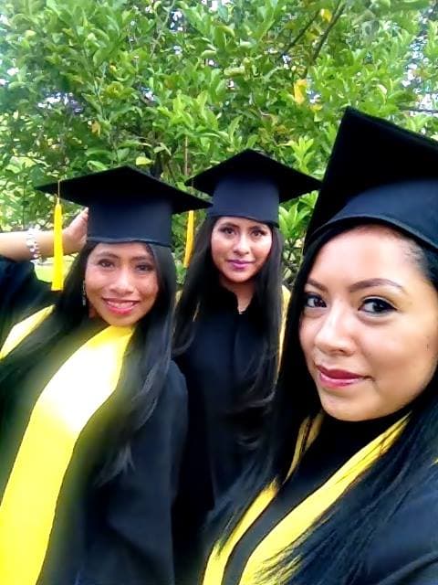 En el año 2016 , 'Yali', como la llaman sus amigos, se graduó de la Escuela Normal de maestros Lázaro Cárdenas, en Putla Guerrero.