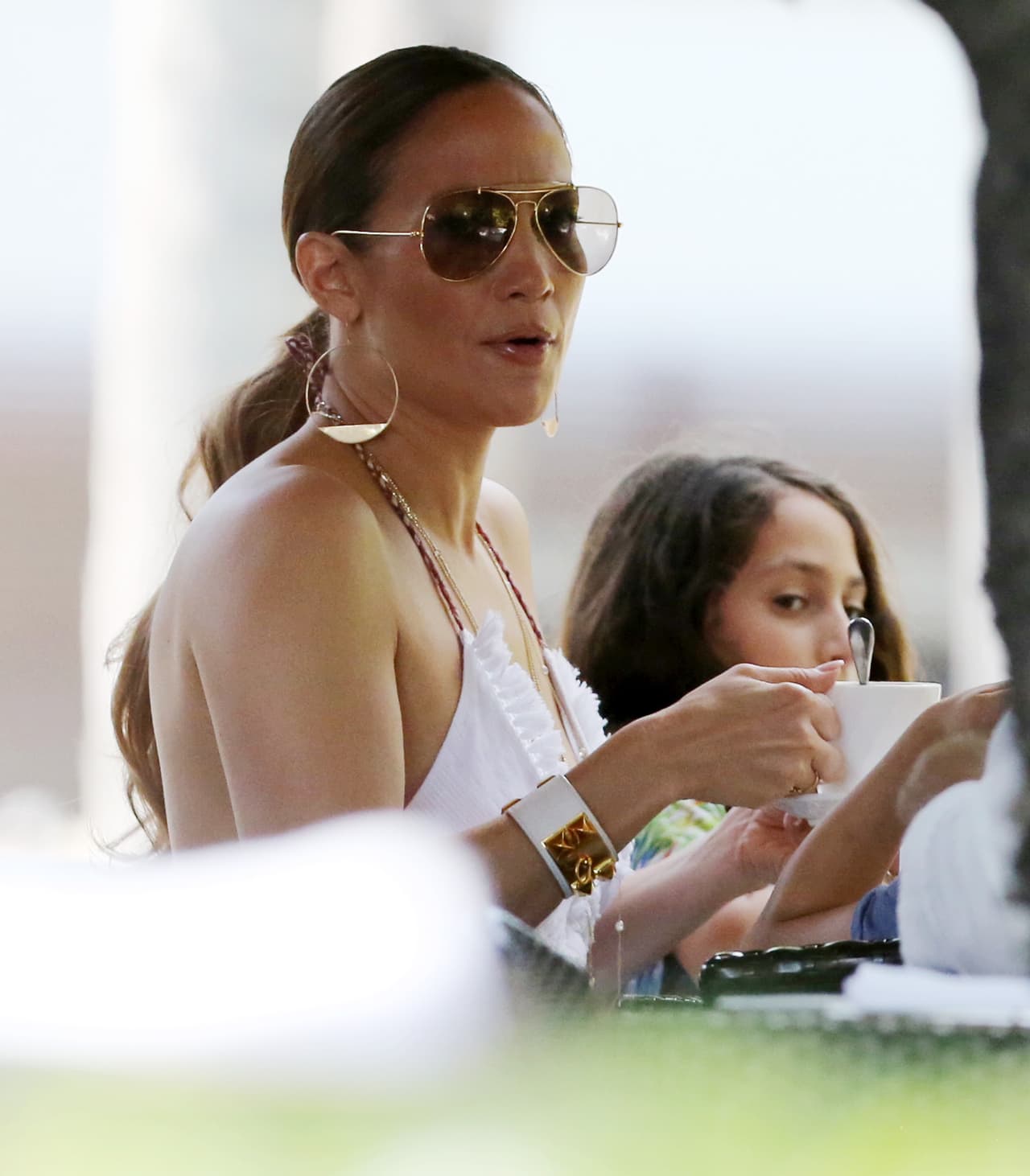 Comiendo ahí mismo en Miami Beach.