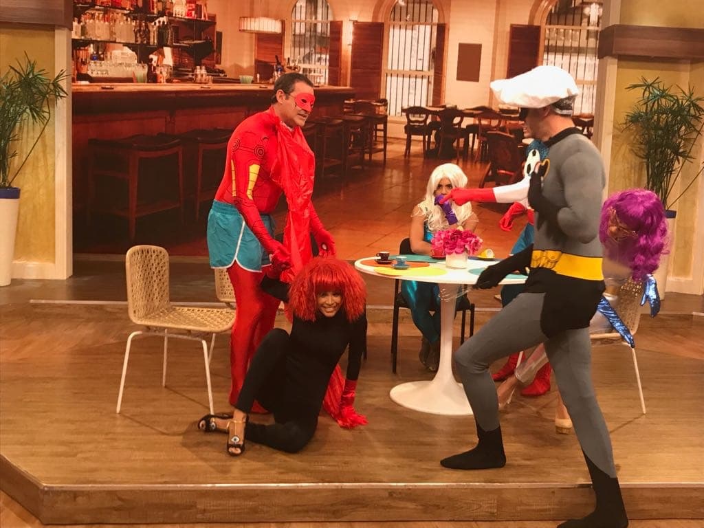 El Súper-Chef también intentó salvar a nuestra heroína, que no podía levantarse.