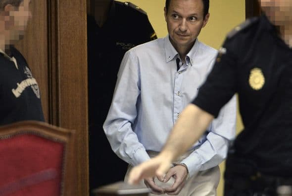 Rojas mantiene que Bretón había preparado los asesinatos para los que hizo acopio de gasolina o compró tranquilizantes que "suministró a sus hijos" para "adormecerles o causarles la muerte".