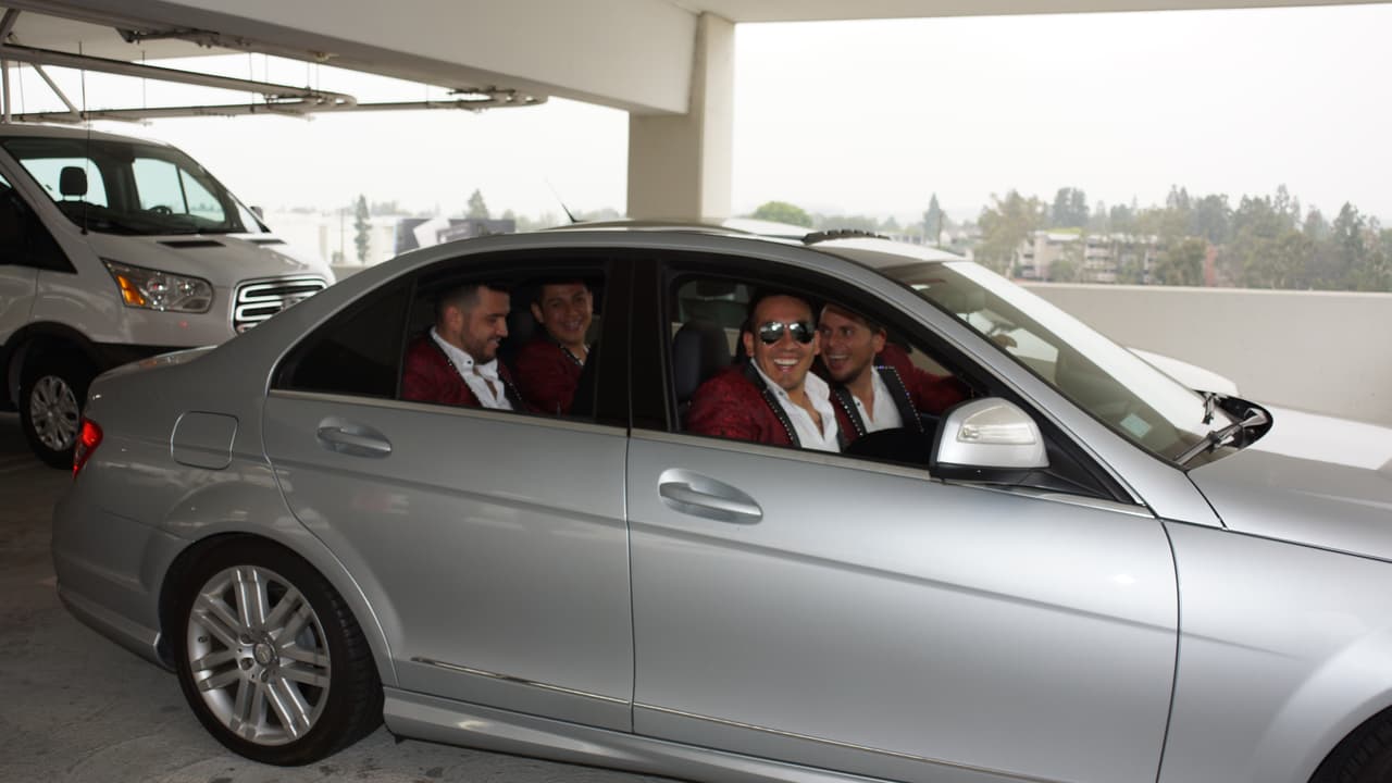 Los plebes saben como sonreirle a las camaras.