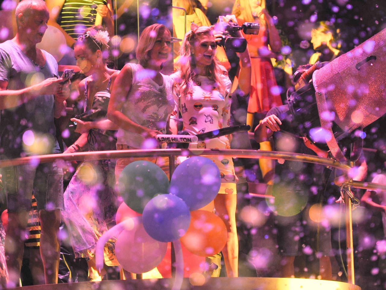 Se divirtió como nunca en un club.