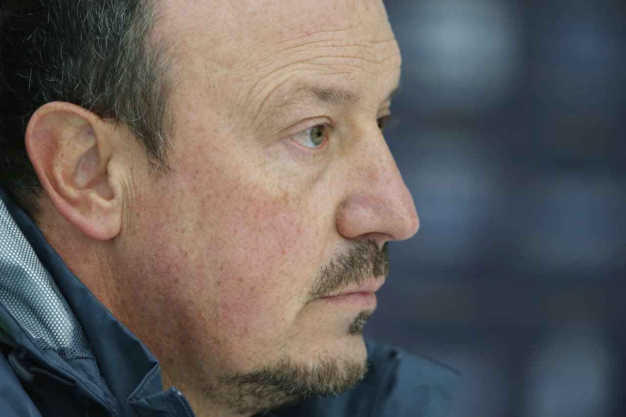 Benítez elude polémica entre Mourinho y su mujer: "Yo sólo hablo de fútbol"