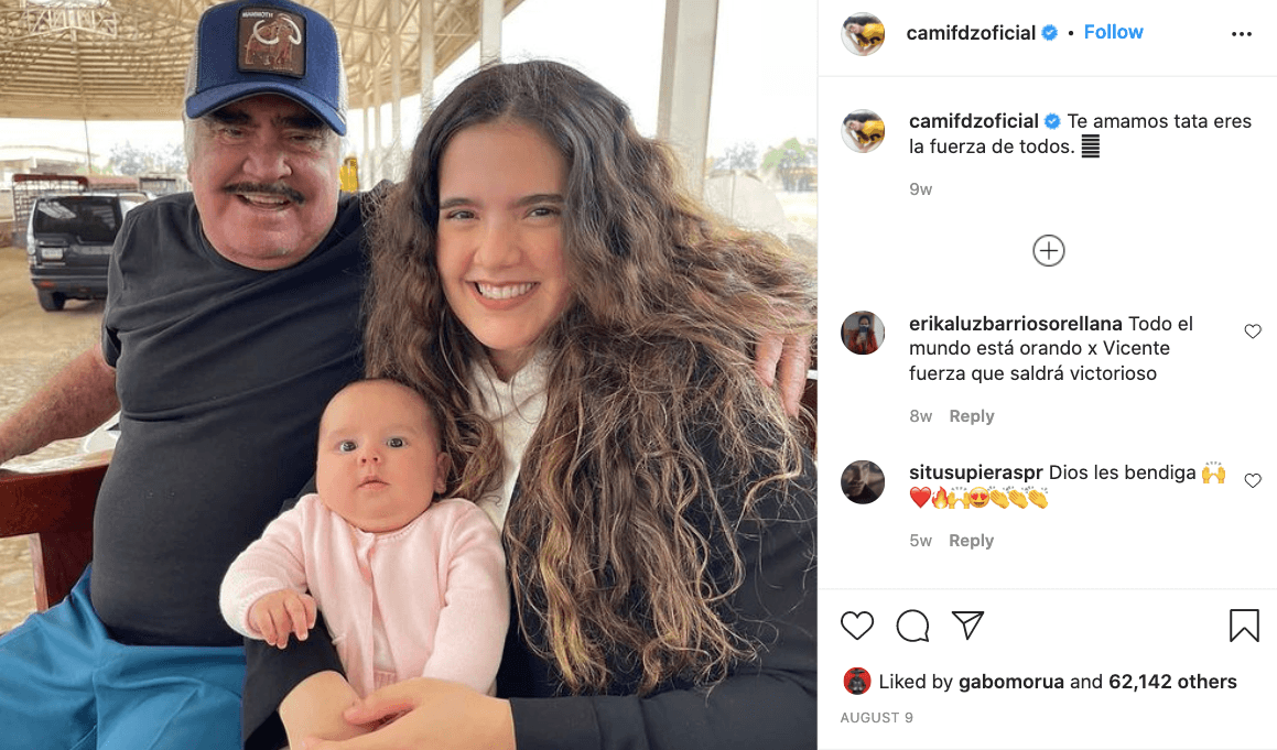 <b>Cayetana con su bisabuelo </b>
<br>Antes de que 
<a href="https://www.univision.com/shows/despierta-america/estable-despierto-y-consciente-familia-de-vicente-fernandez-da-detalles-de-su-lento-proceso-de-recuperacion-video">Vicente Fernández</a> se encontrara delicado de salud, tuvo la oportunidad de pasar tiempo con su bisnieta.
