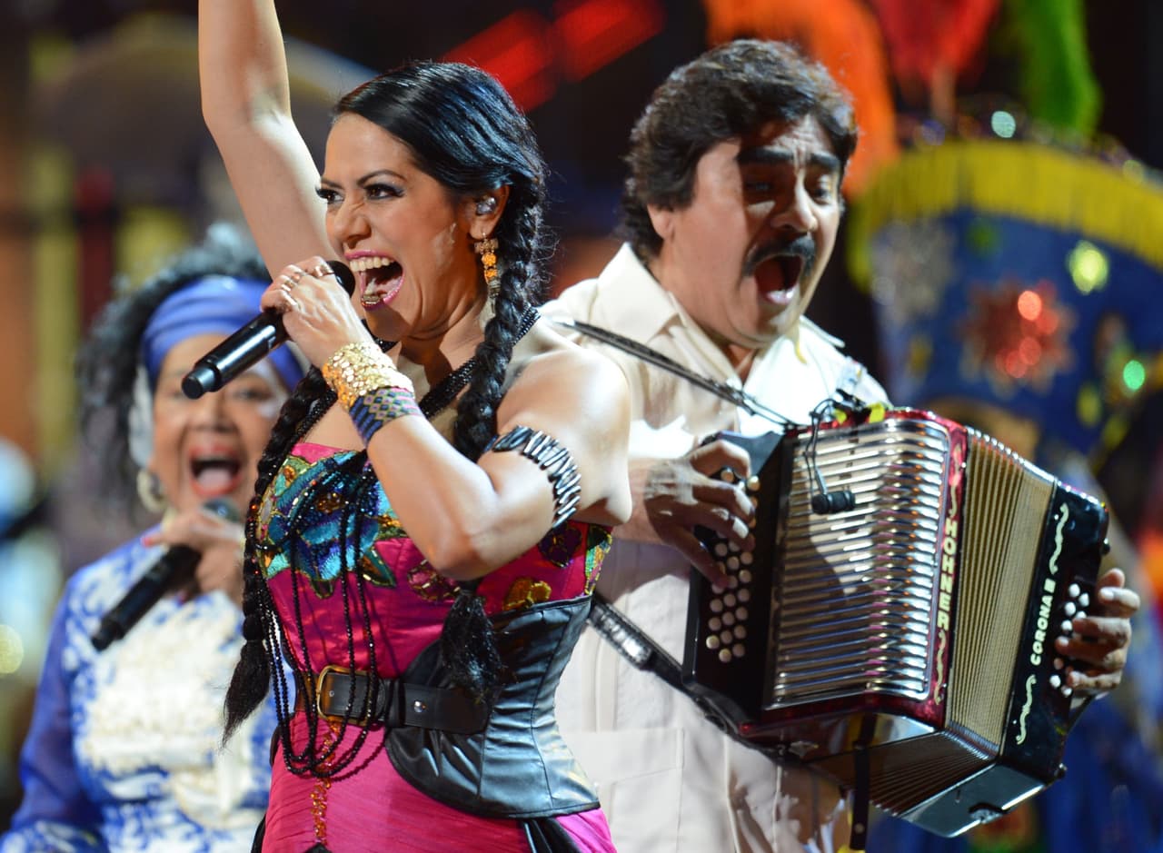 Lila Downs está nominada al Mejor Álbum Pop Vocal por Salón, Lágrimas y Deseo.