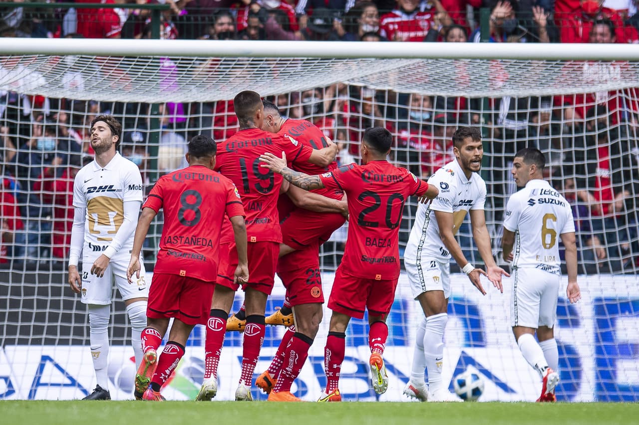 Pumas va con Montejano y un debutante para medirse a Chivas