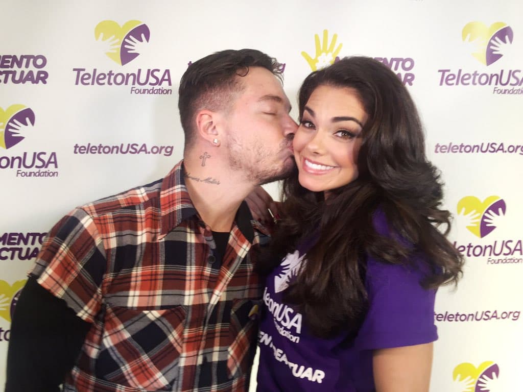 Livia Brito: " Si necesitas reggaeton dale!!! @JBALVIN".