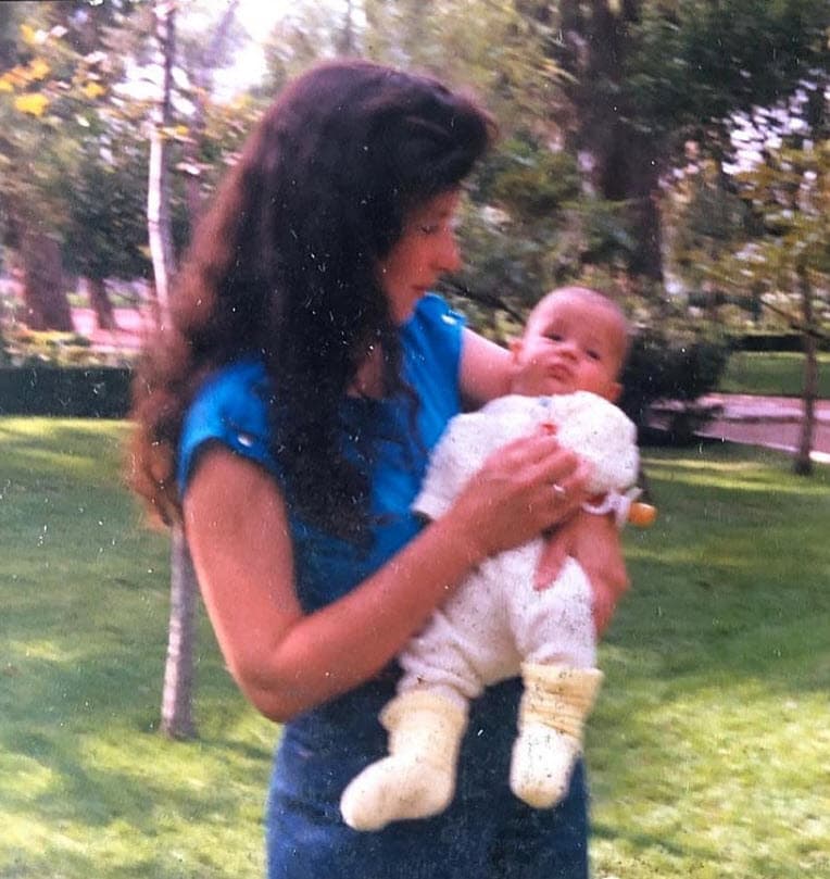 <b>Eleazar Gómez</b> también le dedicó unas palabras a su madre: "¡Feliz día a todas las Mamás! En especial a mi mamá. Gracias mamá. Te amo mamá".