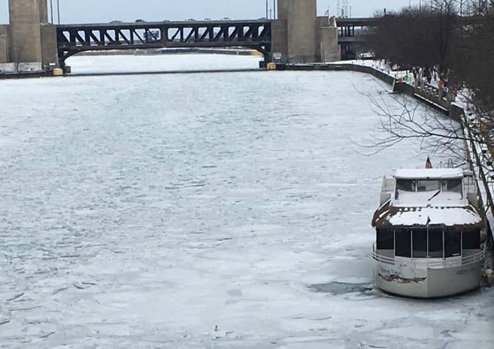 Este jueves se pueden acumular varias pulgadas de nueve por efecto lago en el centro de la ciudad, pero hay buenas noticias en el panorama, pues se espera que la temperatura suba este fin de semana.