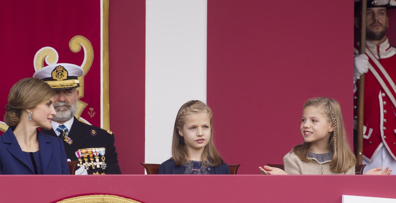 La reina ntuvo que intervenir varias veces.