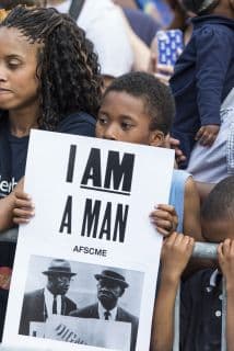Un participante del LaborFest, durante los festejos del Día del Trabajo de 2014.