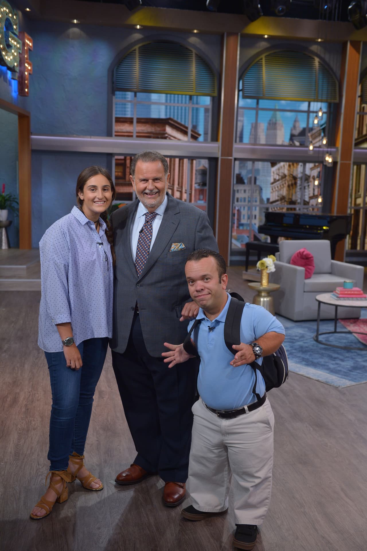 Esto sucedió durante las vacaciones de verano de Mia, pero Carlitos 'el productor' ya estaba listo para regresar a clases.