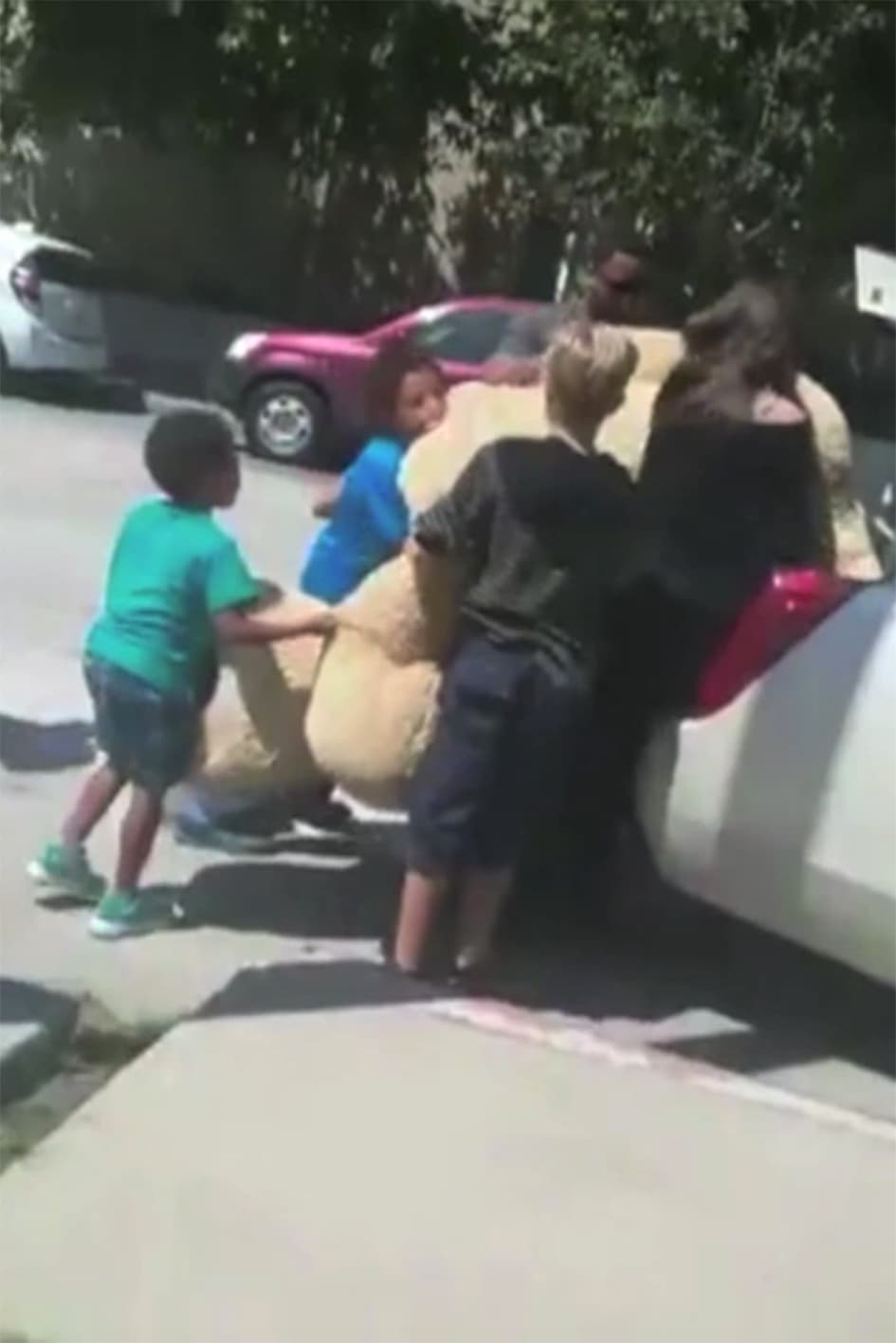 ¡Wow! ¿Cómo va a caber ahí dentro?