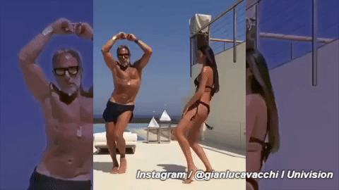 Cada uno por su lado. Vacchi se aplica un baile rápido derecha - izquierda como si estuviera trotando. No parece que el ritmo encaje bien con el movimiento de su compañera.