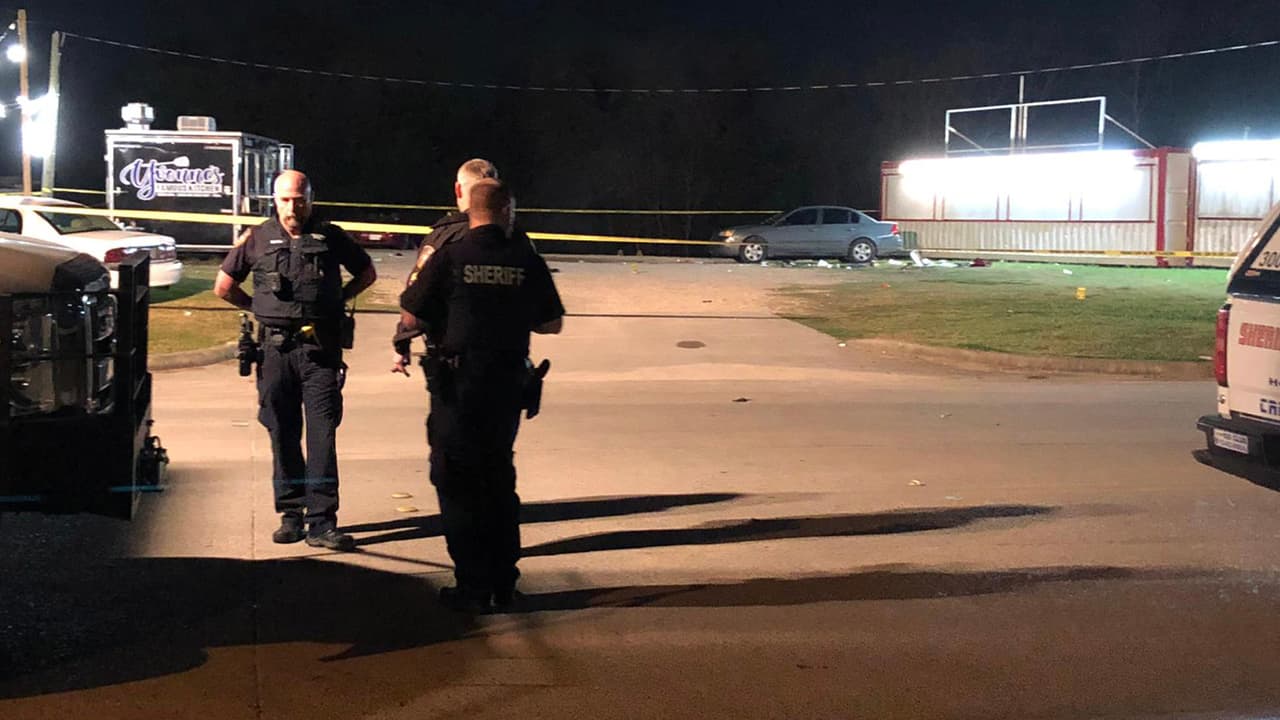 Al menos un muerto y 14 heridos deja tiroteo durante una vigilia en Baytown